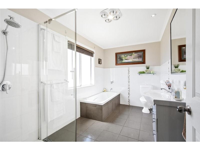 11 Moonlight Street, Stawell VIC 3380