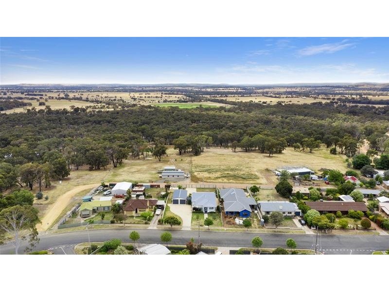 11 Moonlight Street, Stawell VIC 3380