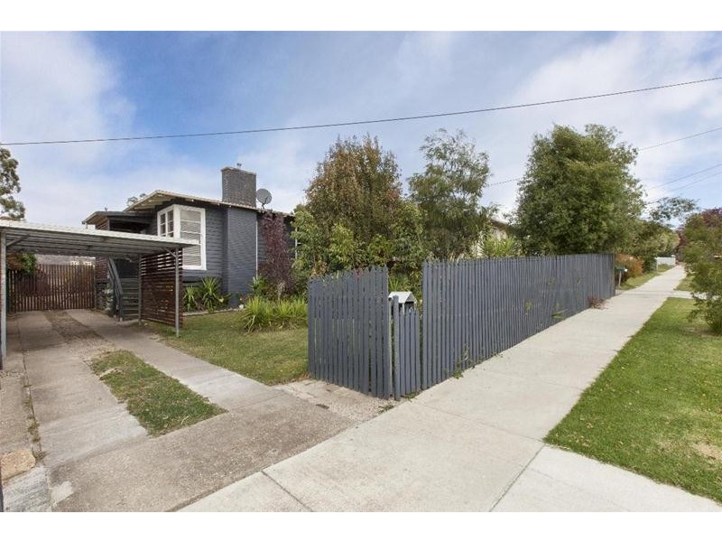 16 Montgomery Street, Ararat VIC 3377