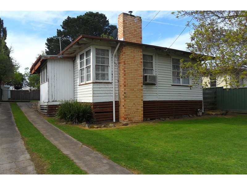 31 MONTGOMERY Street, Ararat VIC 3377