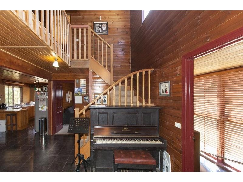 18 Burke Road, Ararat VIC 3377