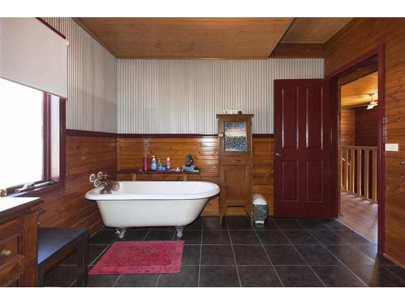 18 Burke Road, Ararat VIC 3377