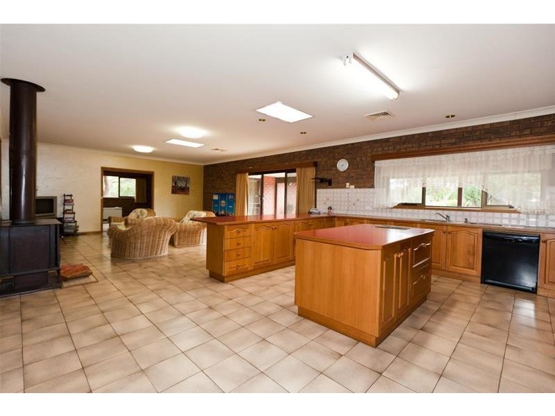 13 GOLFLINKS Road, Ararat VIC 3377