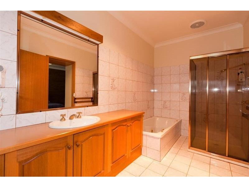 13 GOLFLINKS Road, Ararat VIC 3377