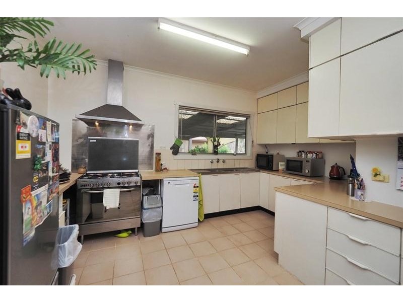 2083 Glenelg Highway, Lake Bolac VIC 3351