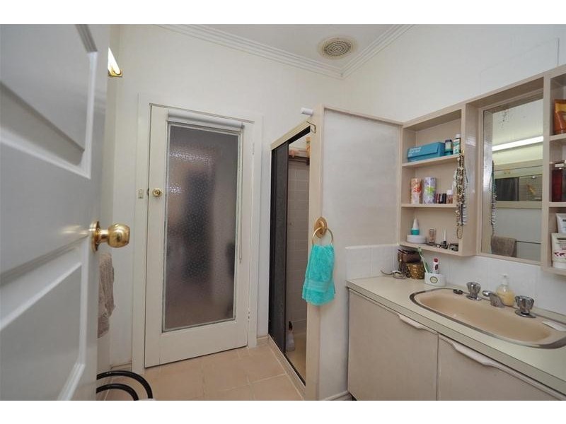 2083 Glenelg Highway, Lake Bolac VIC 3351