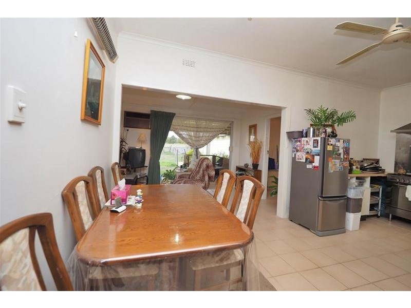 2083 Glenelg Highway, Lake Bolac VIC 3351