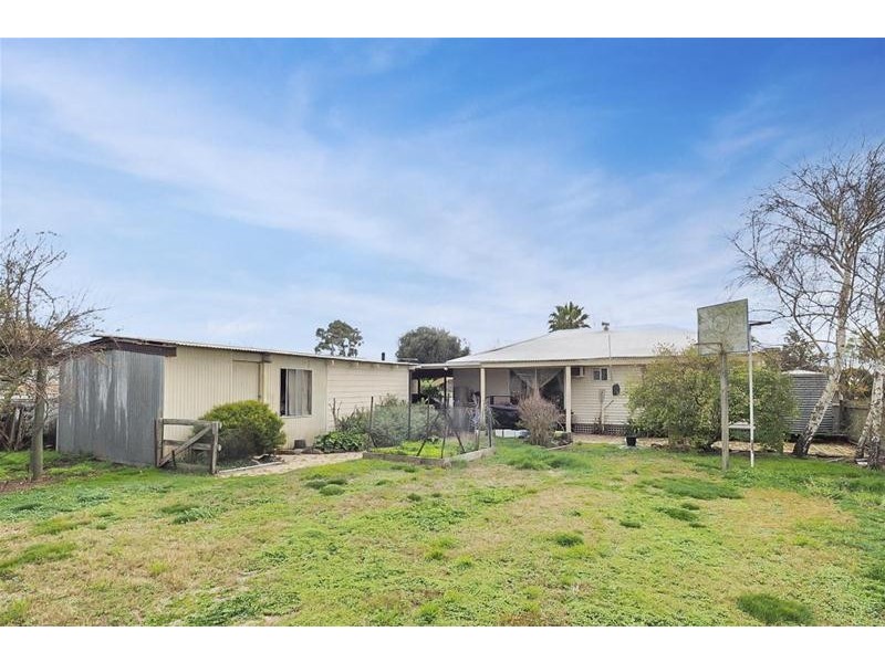 2083 Glenelg Highway, Lake Bolac VIC 3351