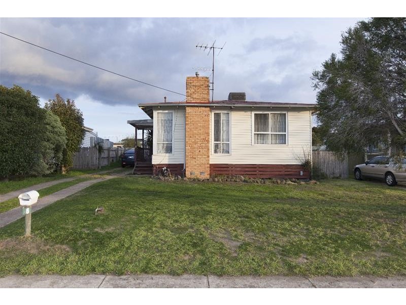 6 Churchill Avenue, Ararat VIC 3377