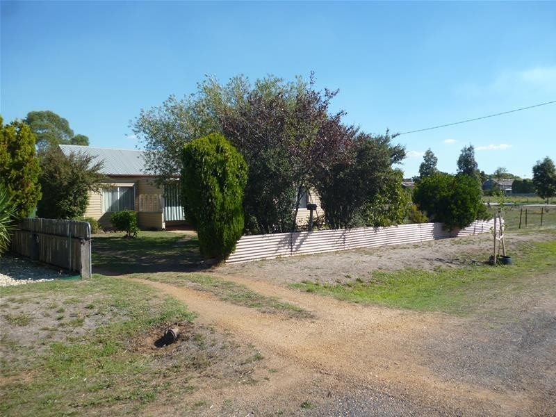 8 DELACOMBE Way, Willaura VIC 3379