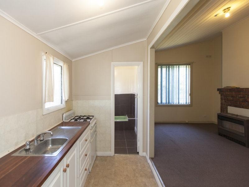 42 MCLELLAN Street, Ararat VIC 3377