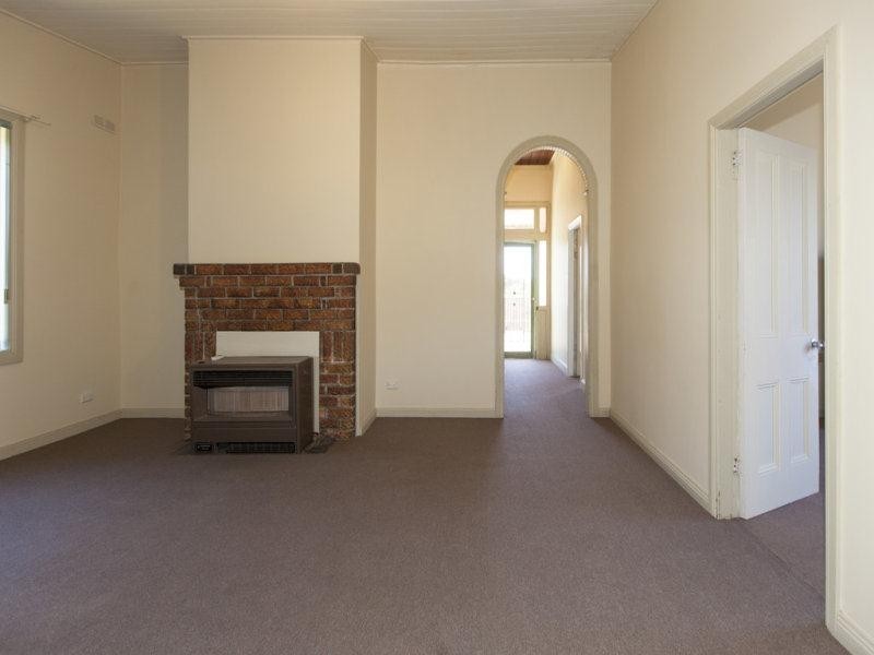 42 MCLELLAN Street, Ararat VIC 3377