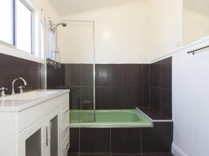 42 MCLELLAN Street, Ararat VIC 3377