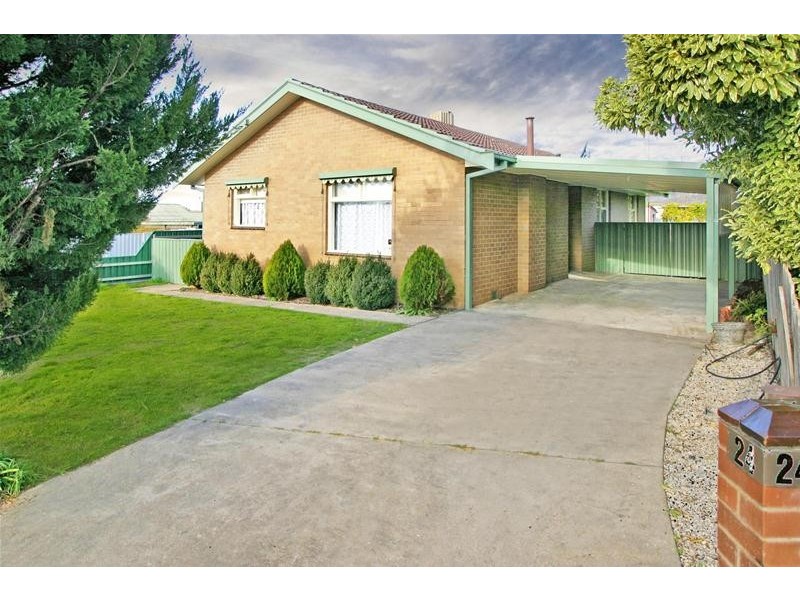 24 GEORGE Road, Ararat VIC 3377