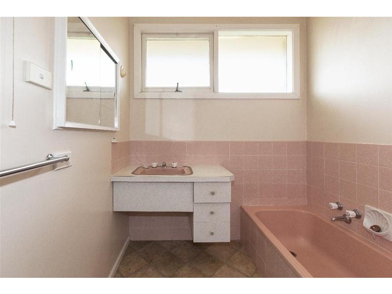 24 GEORGE Road, Ararat VIC 3377