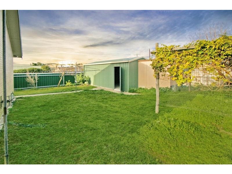24 GEORGE Road, Ararat VIC 3377