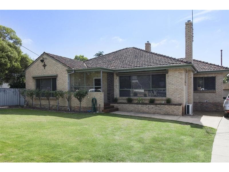 32 Banfield Street, Ararat VIC 3377