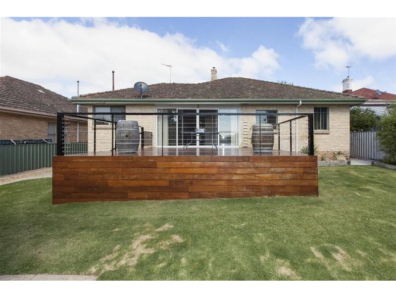 32 Banfield Street, Ararat VIC 3377