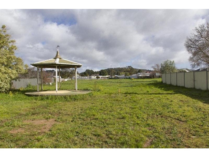 6 Port Fairy Road, Ararat VIC 3377