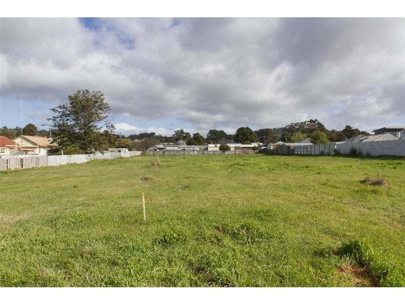 6 Port Fairy Road, Ararat VIC 3377