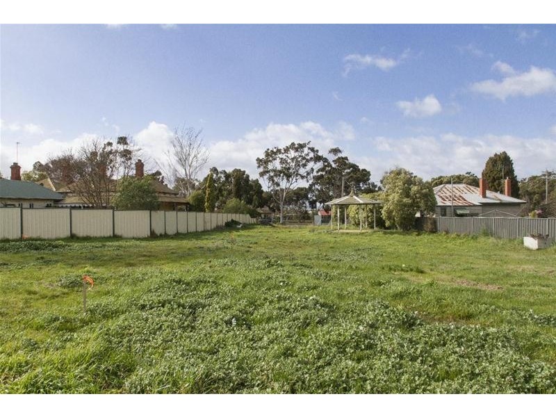 6 Port Fairy Road, Ararat VIC 3377