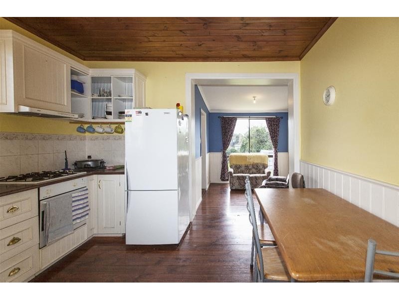 13 Churchill Avenue, Ararat VIC 3377