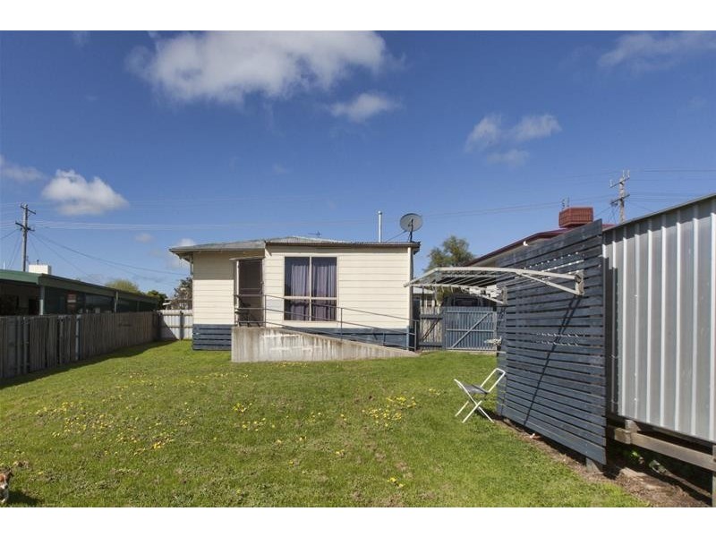 13 Churchill Avenue, Ararat VIC 3377