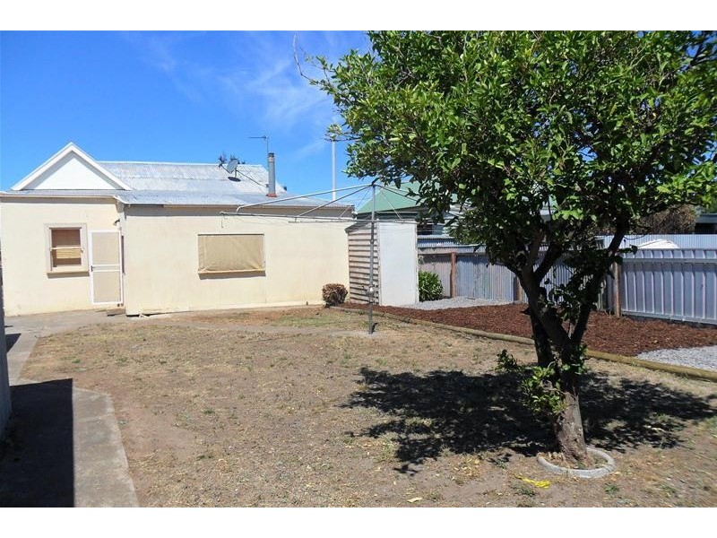 21 CAMPBELL Street, Ararat VIC 3377