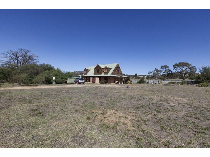 18 Burke Road, Ararat VIC 3377