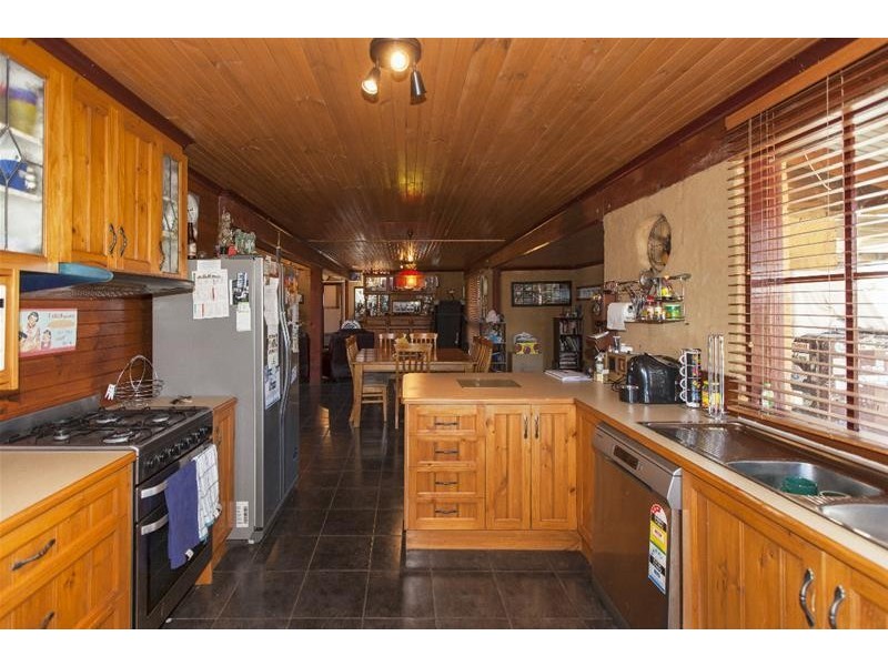 18 Burke Road, Ararat VIC 3377