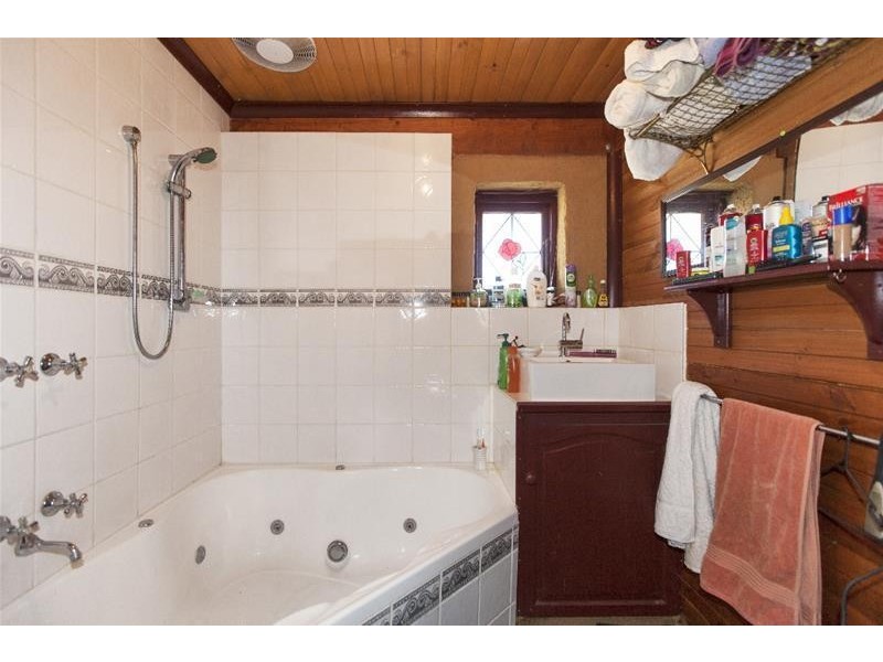 18 Burke Road, Ararat VIC 3377