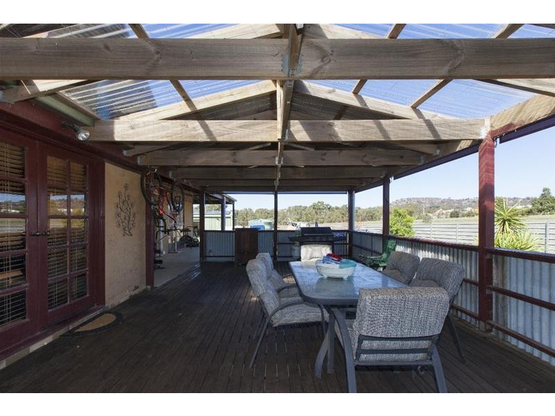 18 Burke Road, Ararat VIC 3377