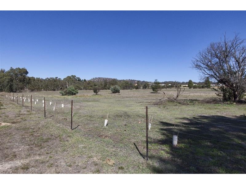 18 Burke Road, Ararat VIC 3377