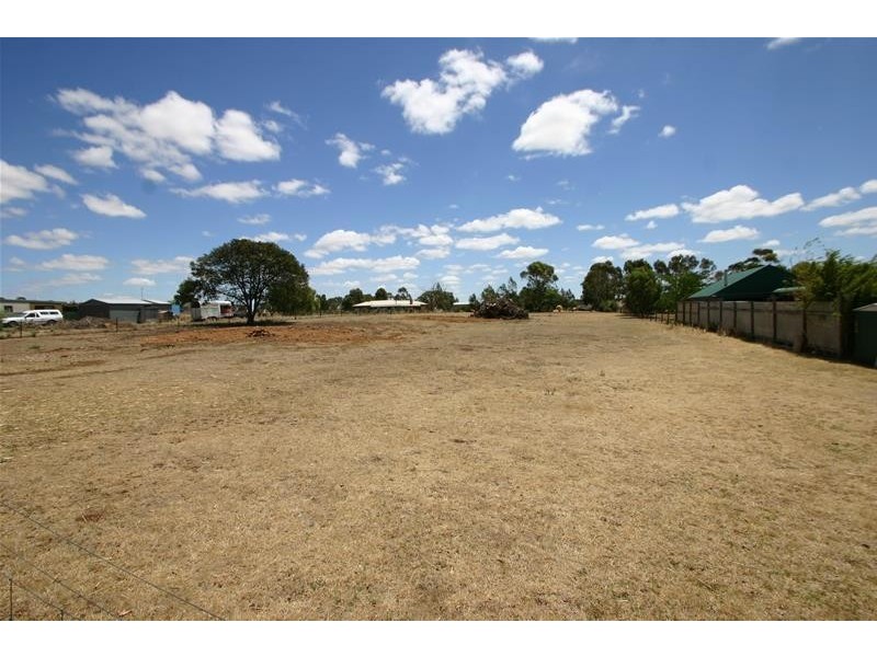 103 Montgomery Street, Lake Bolac VIC 3351