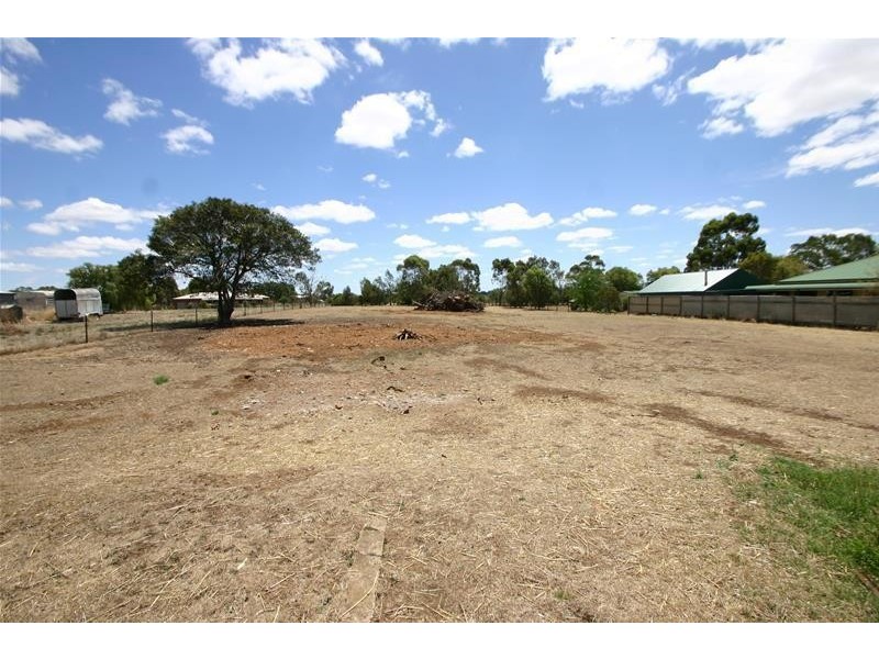 103 Montgomery Street, Lake Bolac VIC 3351