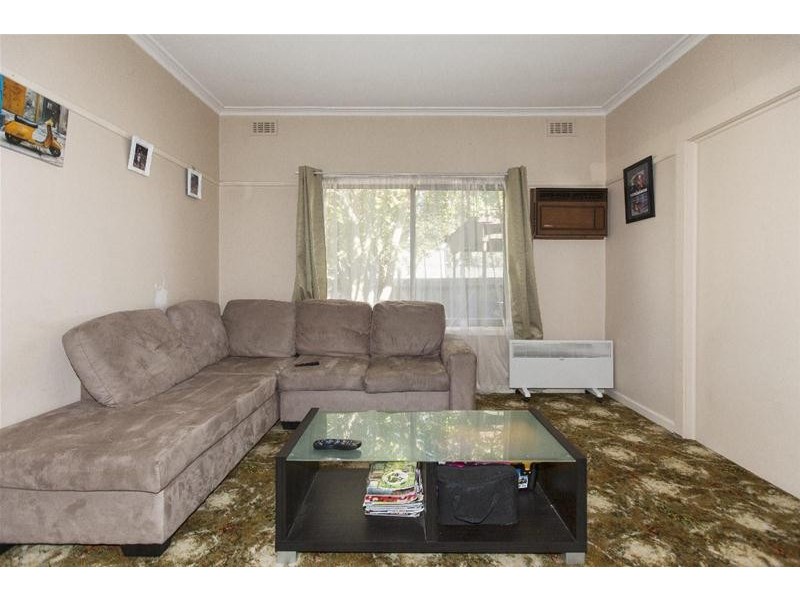 16 Acacia Avenue, Ararat VIC 3377