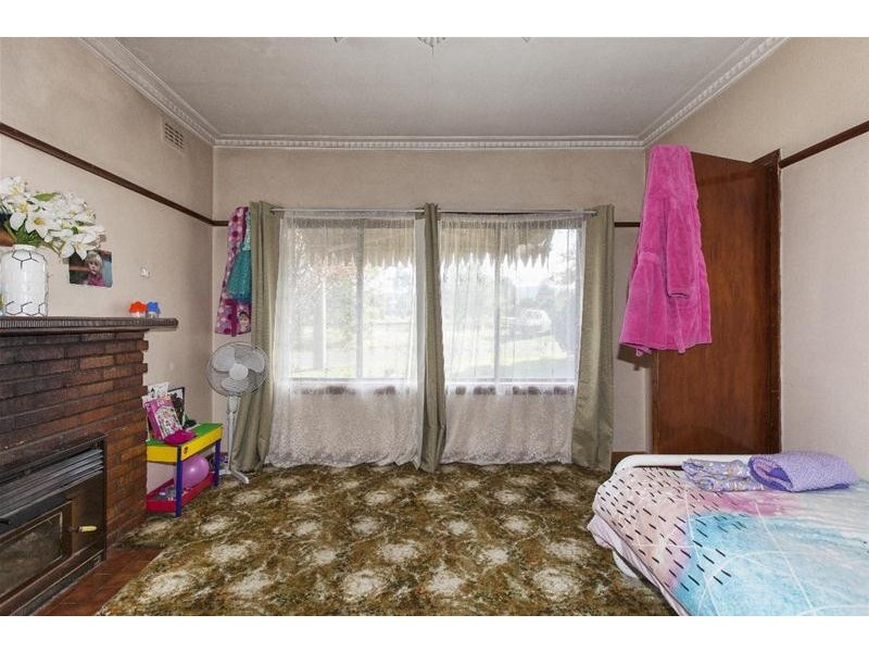 16 Acacia Avenue, Ararat VIC 3377