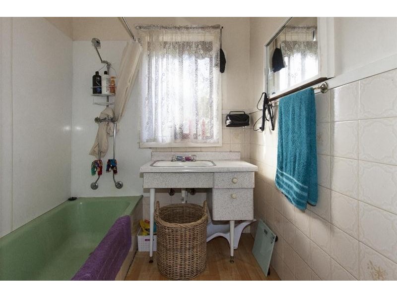 16 Acacia Avenue, Ararat VIC 3377