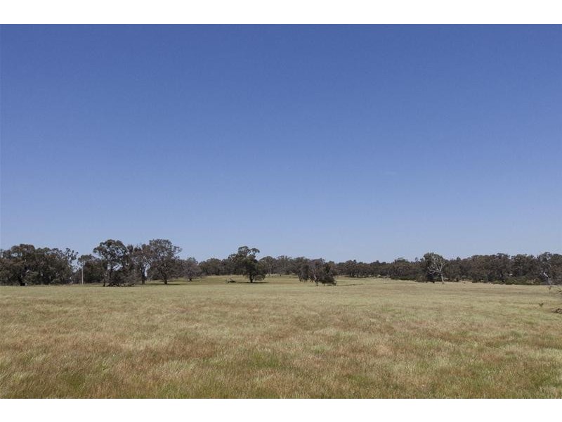 4 Lennox Springs Road, Moyston VIC 3377