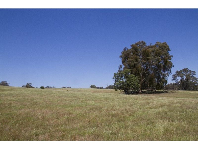 4 Lennox Springs Road, Moyston VIC 3377