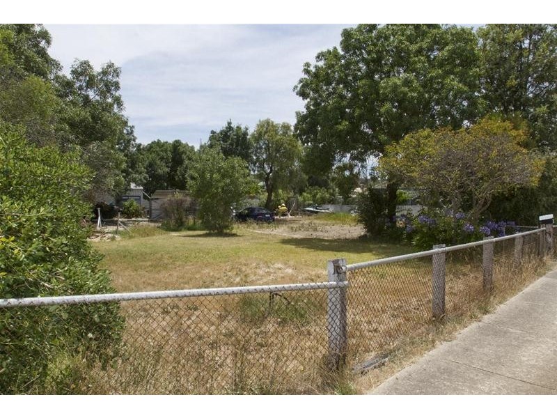 13 Currajong Avenue, Ararat VIC 3377