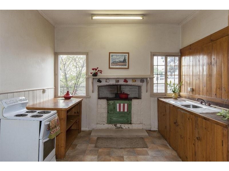 54 McLellan Street, Ararat VIC 3377