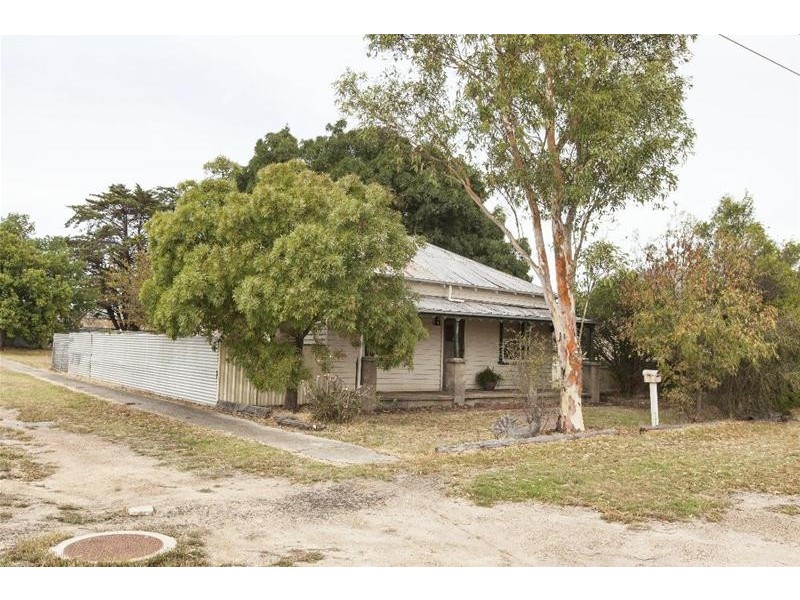 54 McLellan Street, Ararat VIC 3377