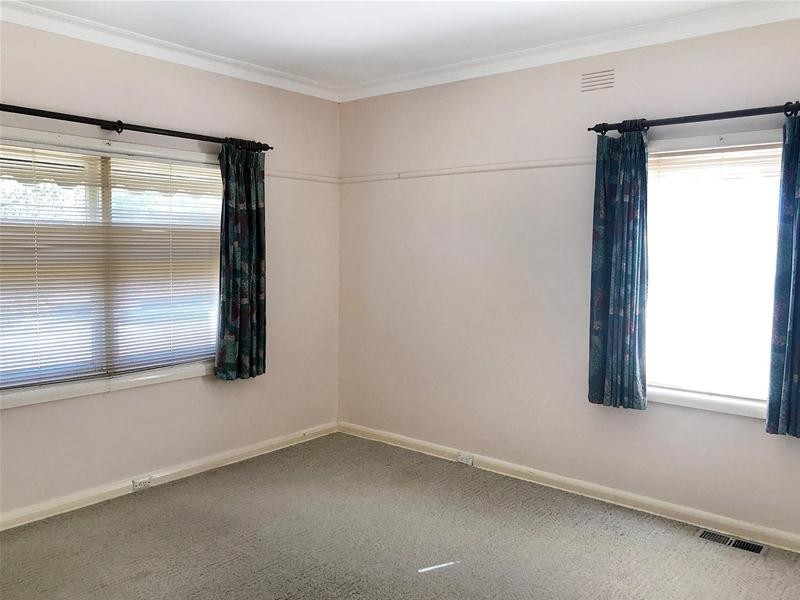 6 ARADALE Avenue, Ararat VIC 3377