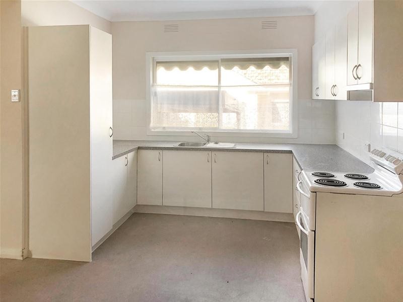 6 ARADALE Avenue, Ararat VIC 3377