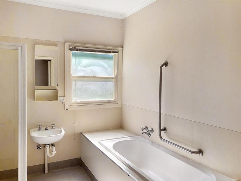 6 ARADALE Avenue, Ararat VIC 3377