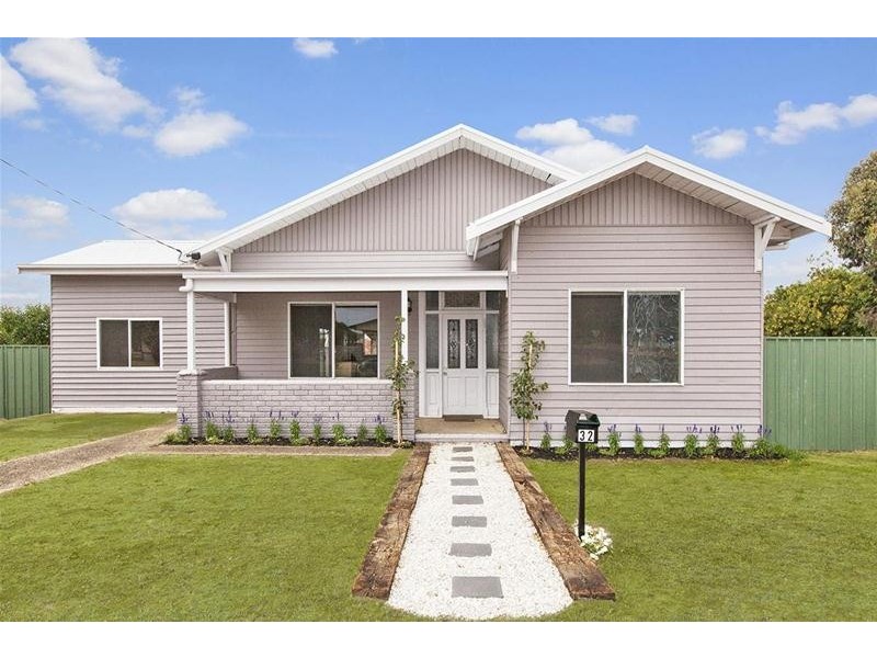32 MAUDE Street, Ararat VIC 3377