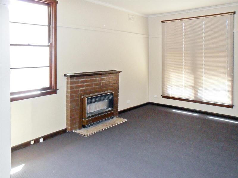 25 MONTGOMERY Street, Ararat VIC 3377