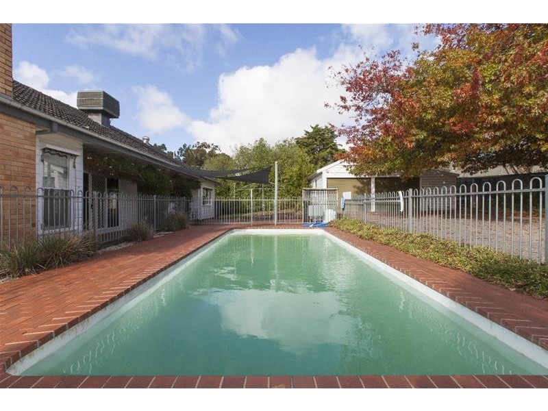 4 BREWSTER Road, Ararat VIC 3377