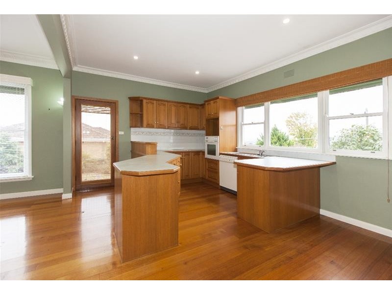 4 BREWSTER Road, Ararat VIC 3377